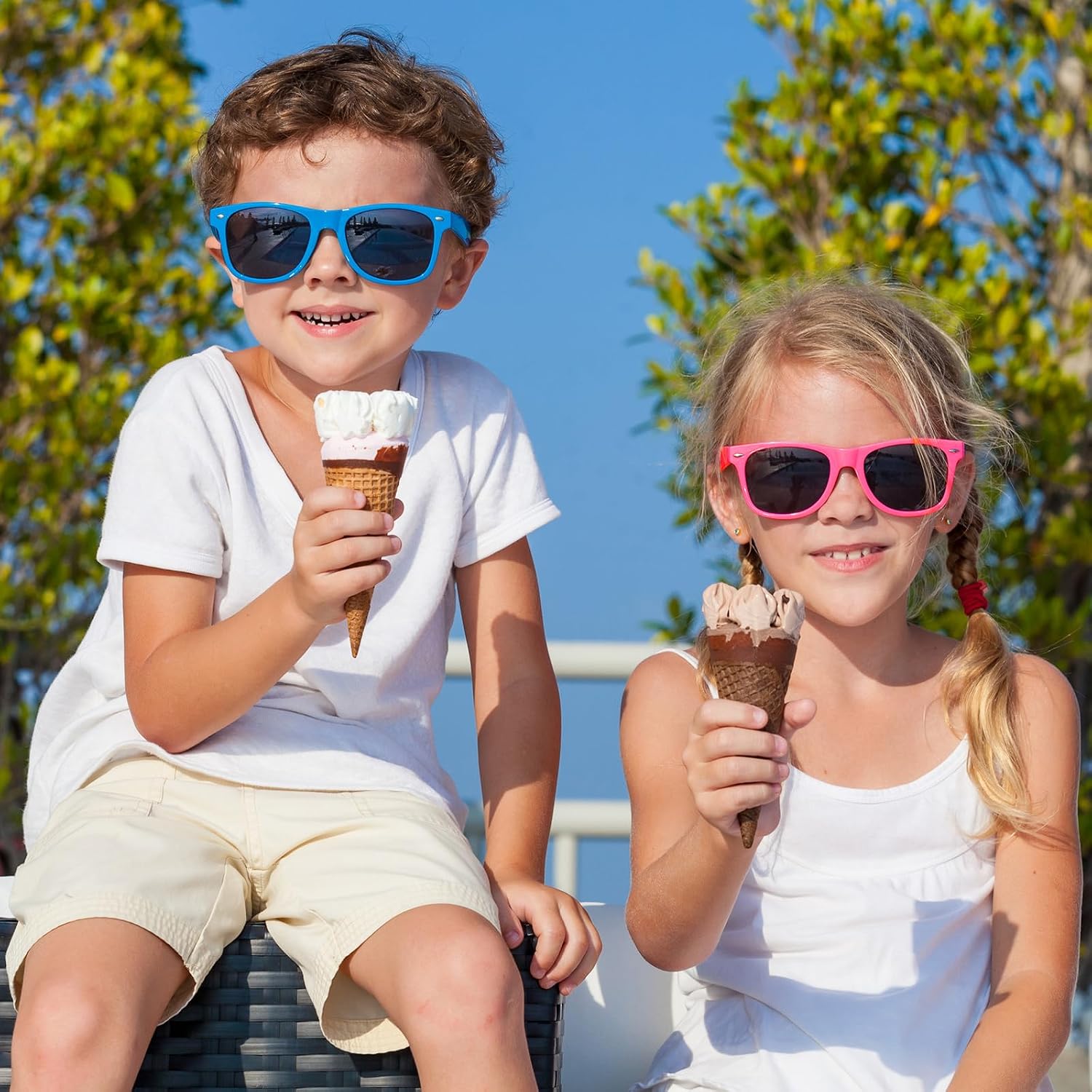 10/20/40 Pack Kids Sunglasses Bulk Retro Party Favors for Wedding Beach Summer Pool Party Supplies Goodie Stuffers