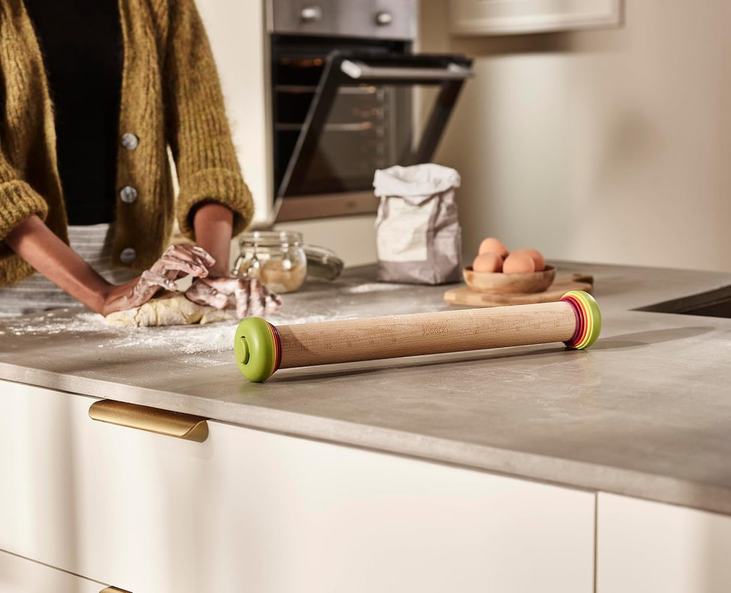 PrecisionPin - Rolling Pin with adjustable pastry thickness, Baking and dough rollers, Beech Wood, Multicolor