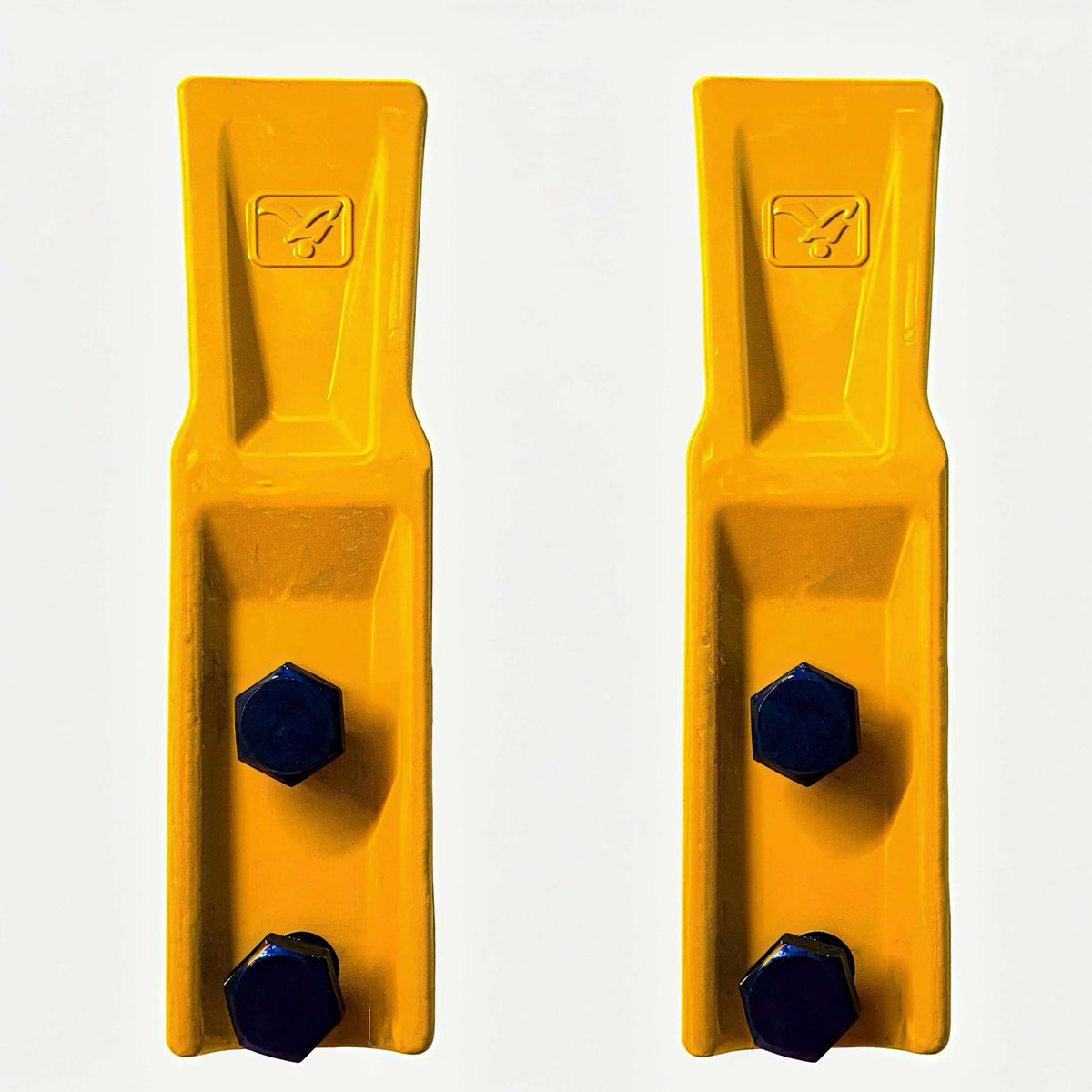 2-Piece AGT Excavator Tooth-Type Skid Steer Loader Backhoe with Pins, Mini Trenching Excavator Parts（USA Stock）