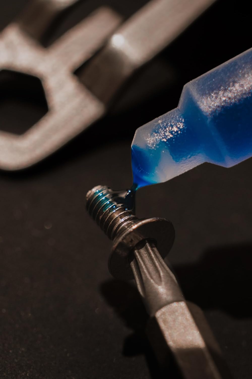 – Premium Knife & Gun Threadlocker - Medium-Strength Blue – Oil-Tolerant, Fast Curing – 10ml Precision Screw and Part