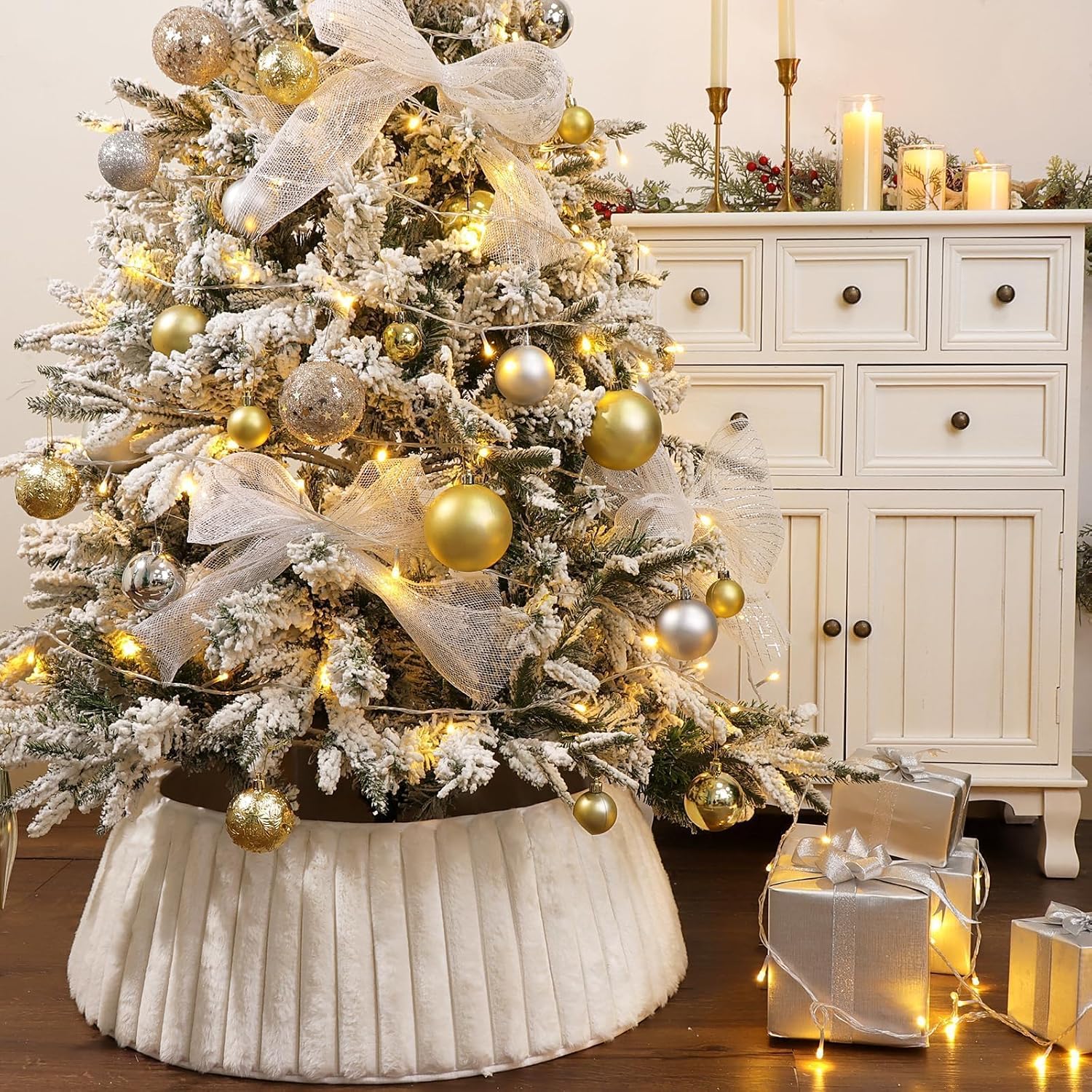 Christmas Tree Collar, Rustic White Luxury Plush Faux Fur Tree Collar with Stripe Textured Pattern, Soft Fluffy Xmas