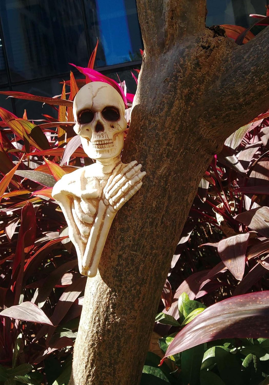 Skeleton Tree Peeker Outdoor Decoration