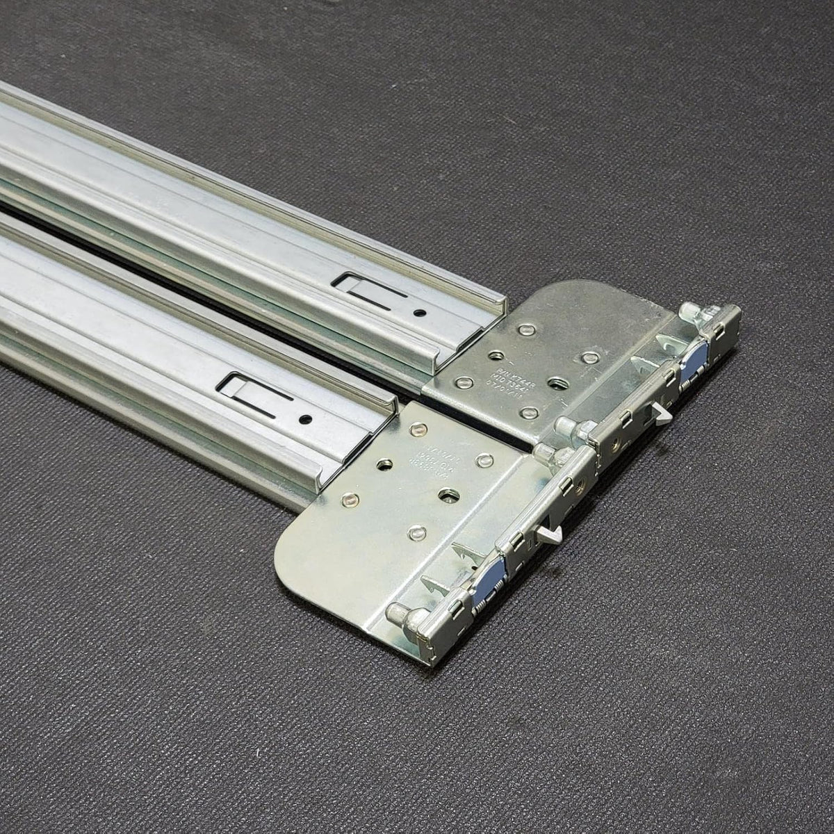 Dell D20YT Poweredge R510/515 Read Rail Kit (Renewed)
