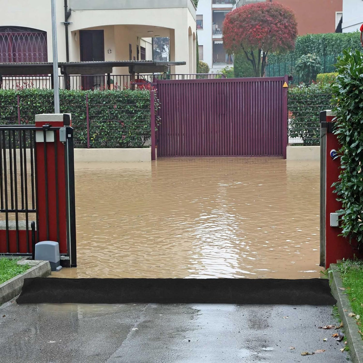 5 Pcs Water Barrier 5ftx6.5inch Absorbent Flood Barrier Home, Black | Sandless Sand Bags for Flooding， Reusable Water