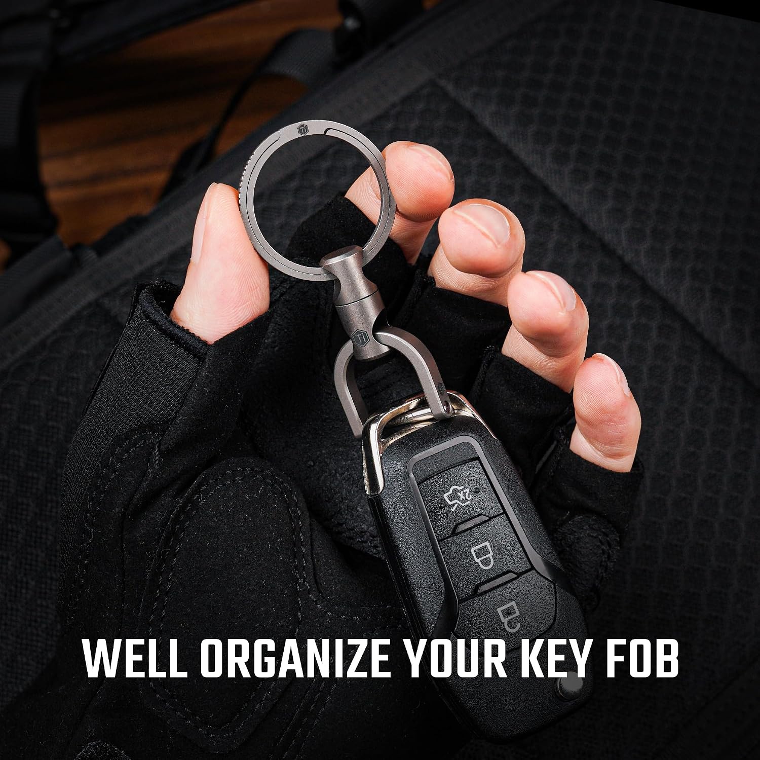 KM13 Swivel Keychain with D Ring Key Shackle, Titanium Rotatable Key Organizer