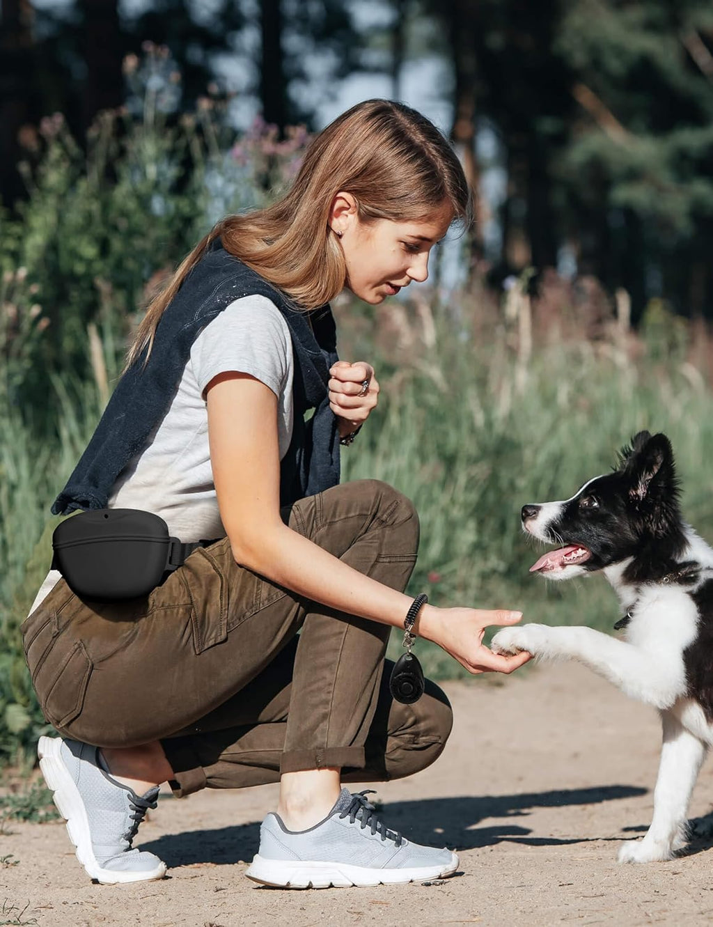 Dog Treat Pouch with Training Clicker, Upgrade Stronger Magnetic Closure to Avoid Spilling, 1.67 Cup Silicone Treat