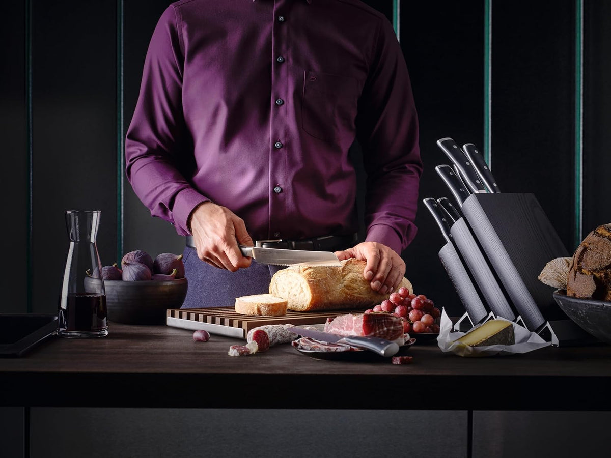 Classic Ikon 9" Double-Serrated Bread Knife