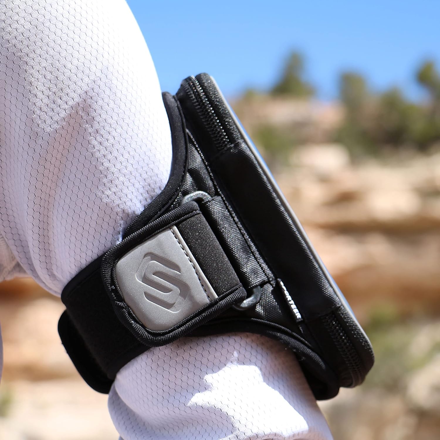 Entropy E8 Padded Running Armband Phone Holder, Fits Cases, M/L | Fits iPhone 17/16/15 Pro Max & Plus, Galaxy