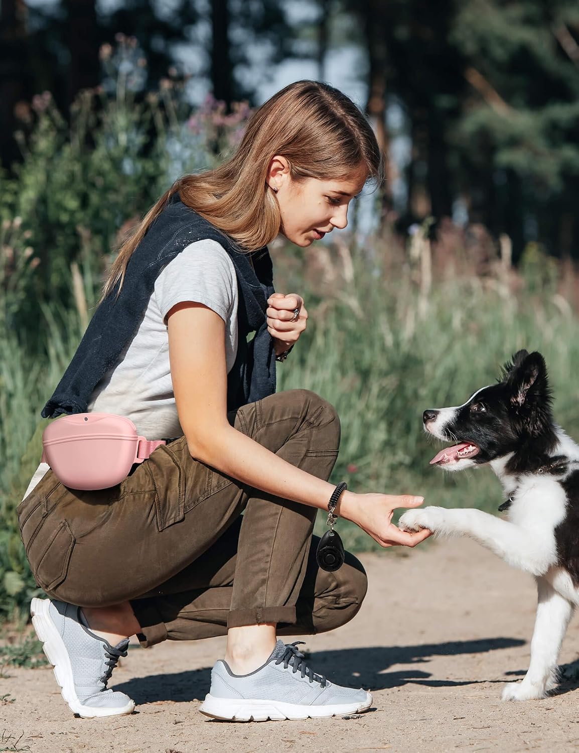 Dog Treat Pouch with Training Clicker, Upgrade Stronger Magnetic Closure to Avoid Spilling, 1.67 Cup Silicone Treat