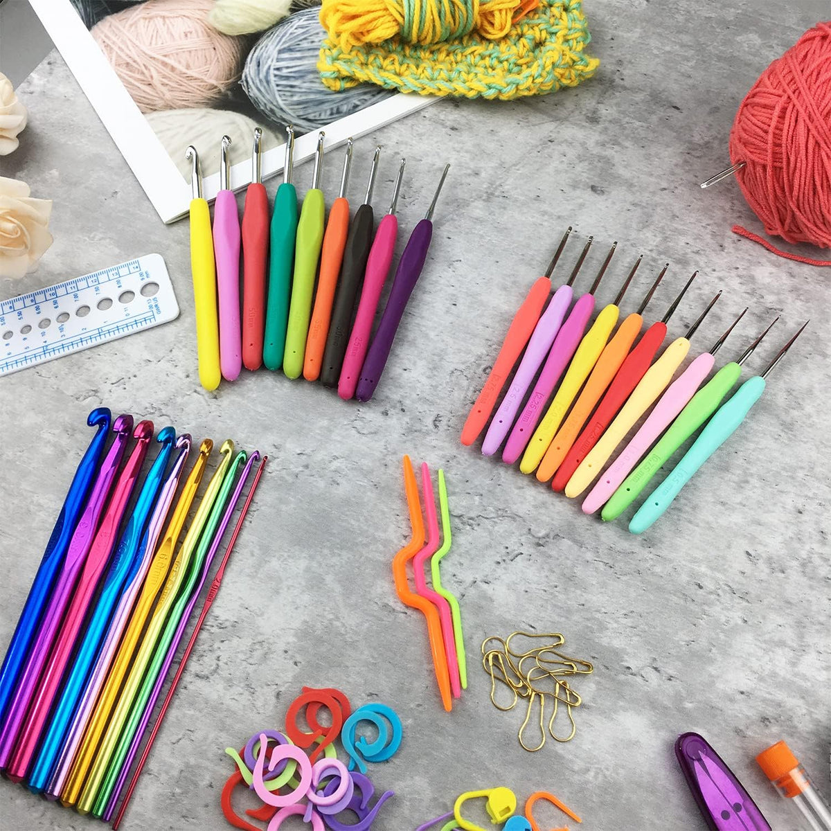 100pcs Crochet Hooks Set in Case Ergonomic Soft Grip Handles Weave Yarn Knitting Needles Kit and Crochet Needle