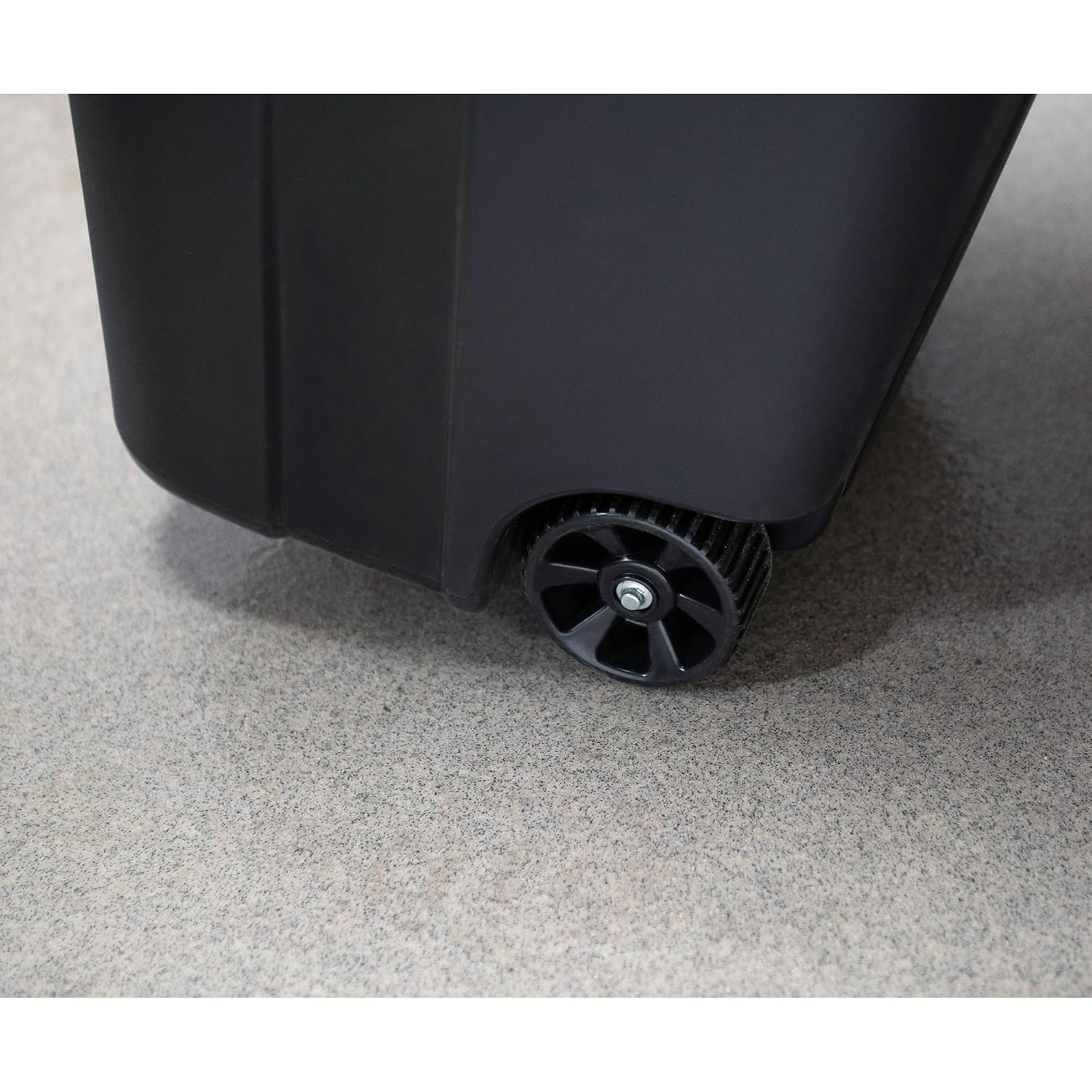 32-Gallon Plastic Trash Can with Attached Lid and Wheels, 120 Liter Outdoor Garbage Bin, Black