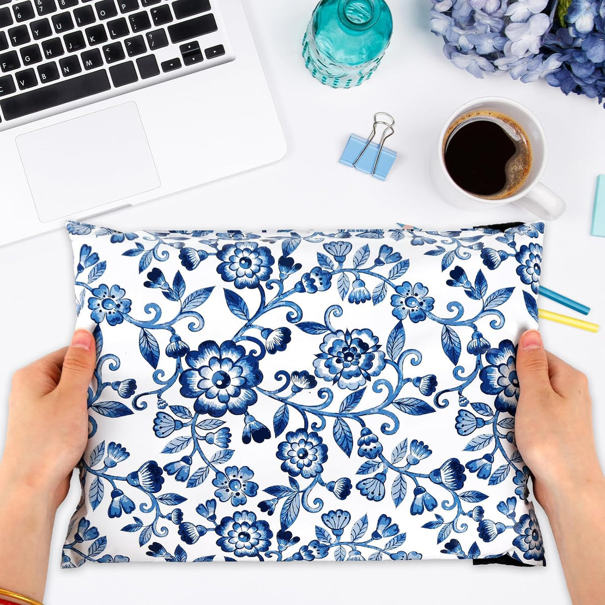 100Pcs Blue White Floral Poly Mailers 10 x 13 Inch Vintage Flower Envelope Mailers Bulk Chinoiserie Self-Sealing