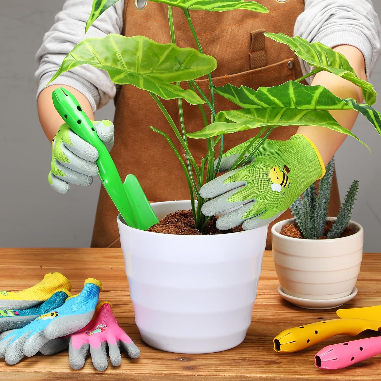 24 Pcs Mini Colorful Metal Hand Shovel and Glove Set Shovel Spade Gloves Digging Trowel Set Kids Gardening Gloves 12