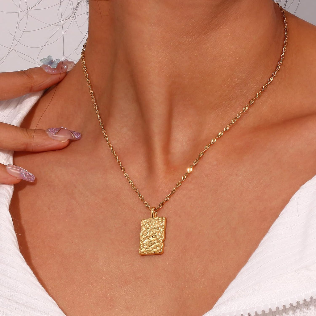 Big Disc Square Pendant Necklaces for Women,Geometric Pendant Chain Necklace Cute Dainty Tag Necklaces for Women