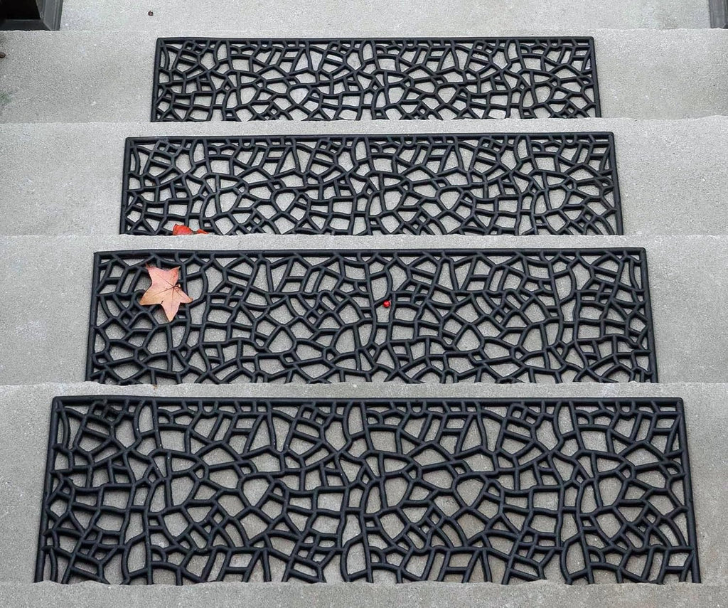Set of 4 Rubber Stair Tread Mats 30 x 10 Inch Anti-Slip Outdoor Rug, Black – Web Pattern