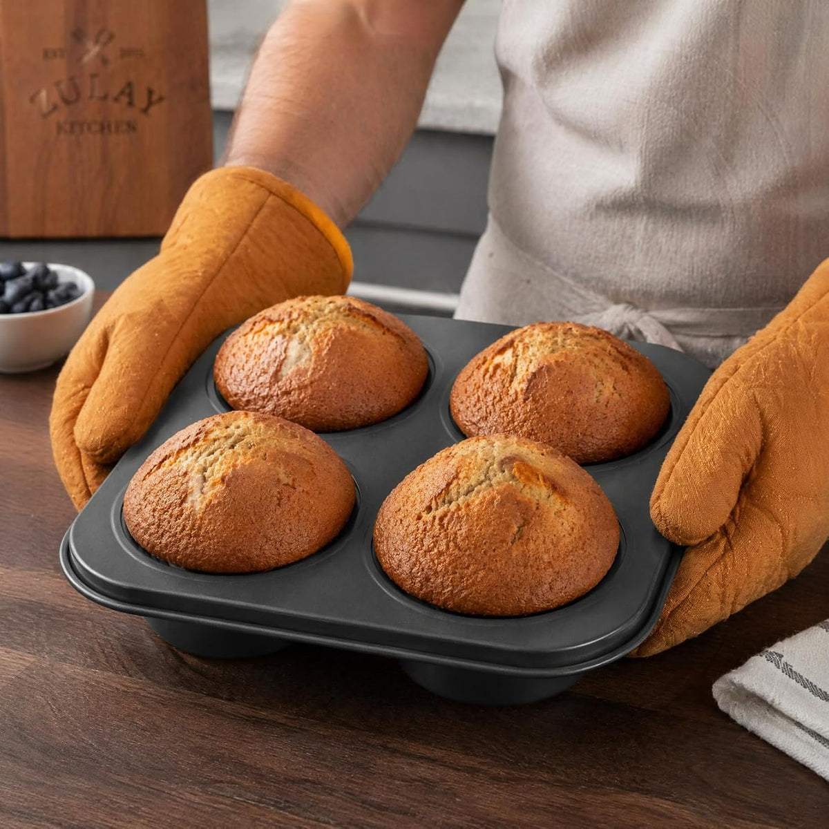 Jumbo Muffin Pan 4 Grids Muffin Baking Cups Non-stick for Home Professional Use