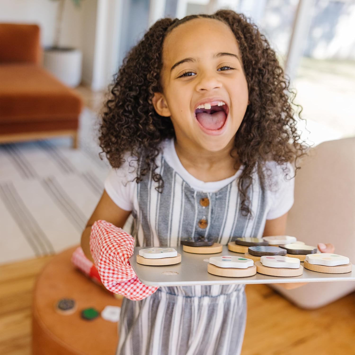 Melissa & Doug Slice & Bake Cookie Set with Wooden Play Food, Colorful Toppings & Play Kitchen Accessories, Preschool