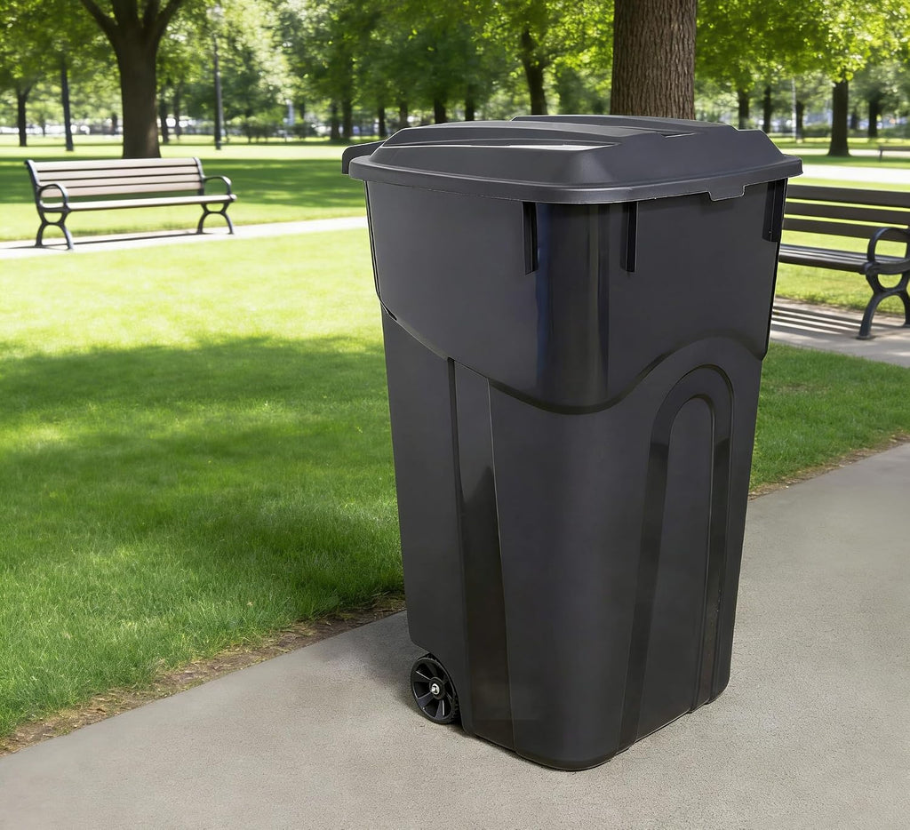 32-Gallon Plastic Trash Can with Attached Lid and Wheels, 120 Liter Outdoor Garbage Bin, Black