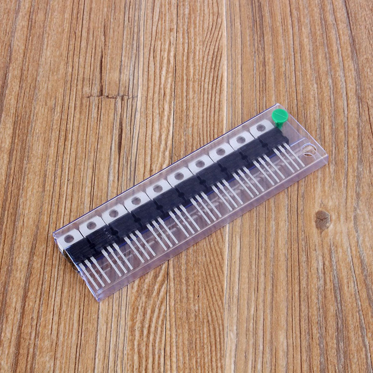 Bulk 10 Pack LM7805 L7805 7805 5V 1.5A Voltage Regulator