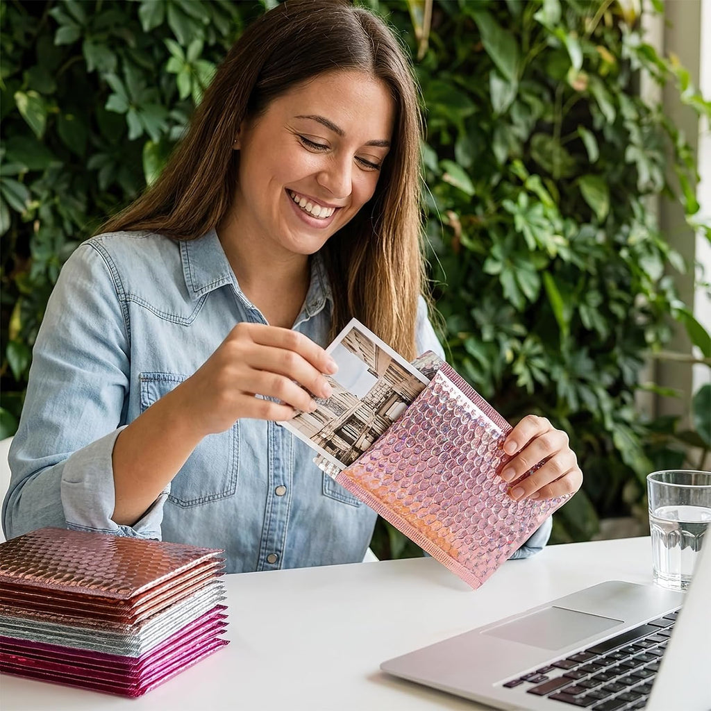 60 Pack Holographic Bubble Mailers, 6 x 9.5 Inch