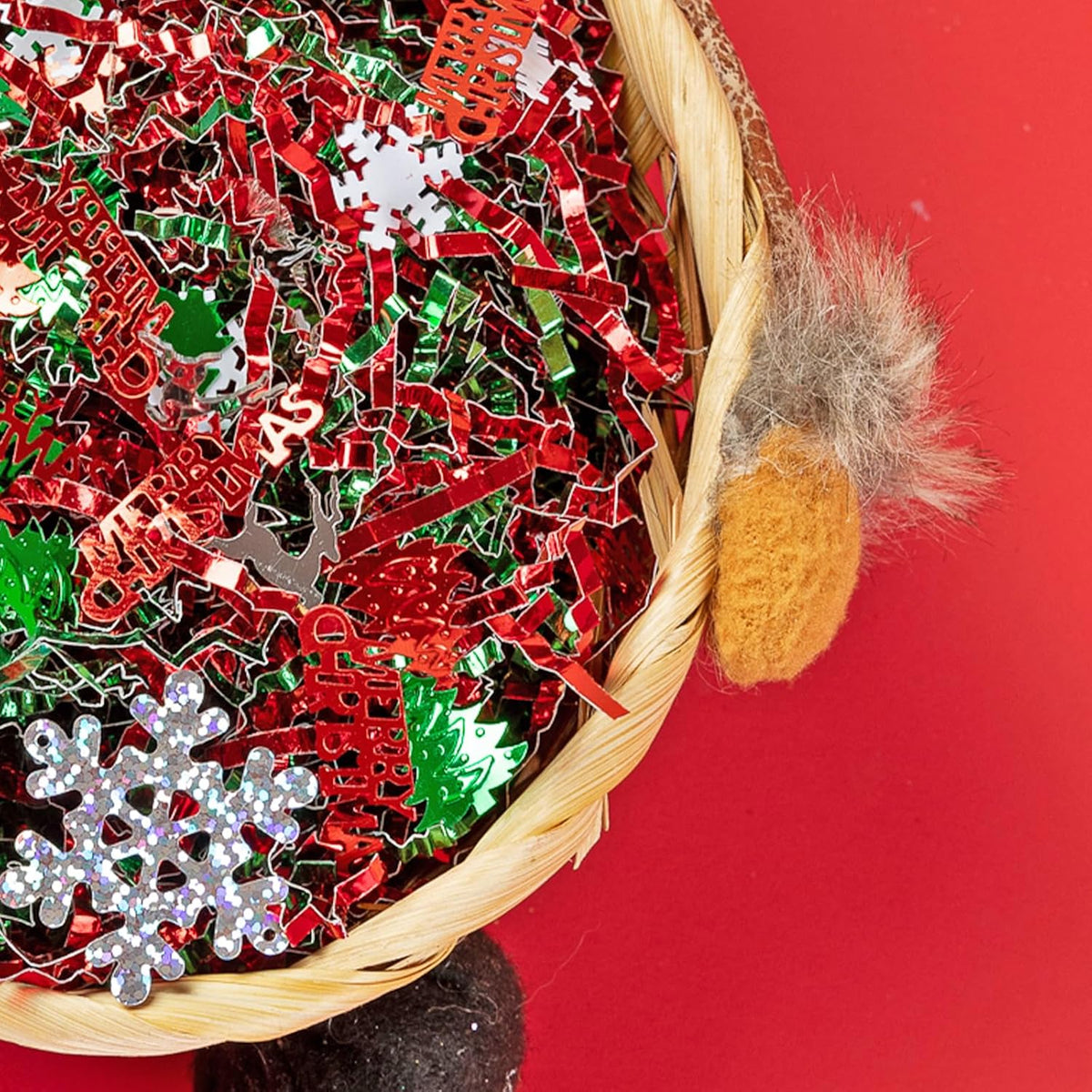 8.8oz Christmas Crinkle Cut Paper Shred