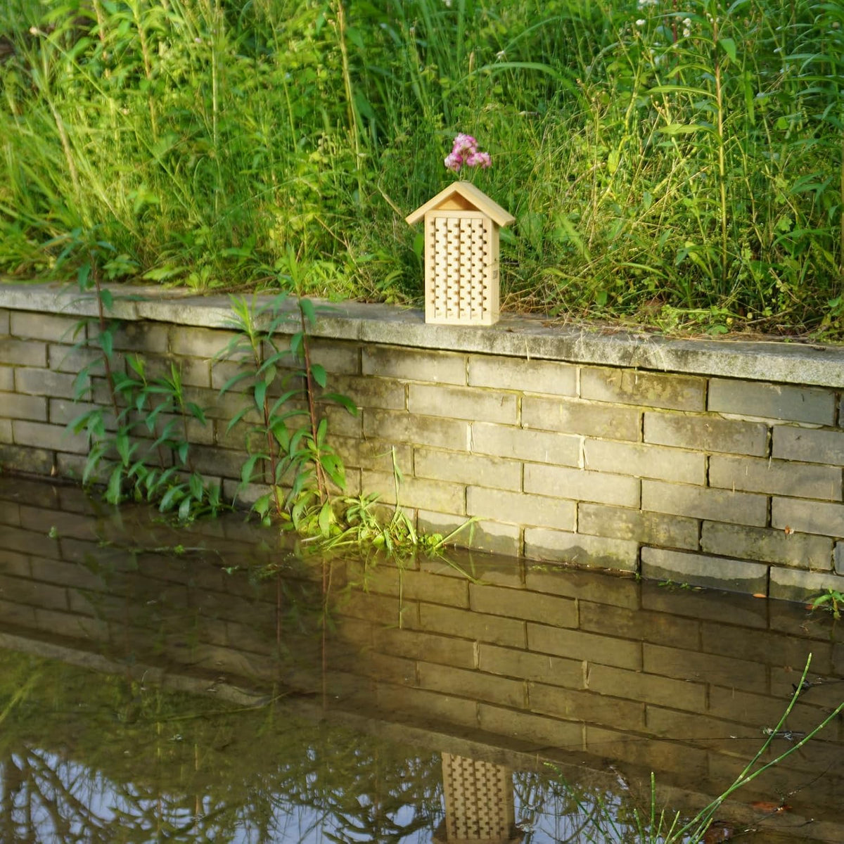 Mason Bee House,JZDF Bug Hotel,Bug Hotel,Carpenter Bee House for The Garden,Leaf Cutter Bees House