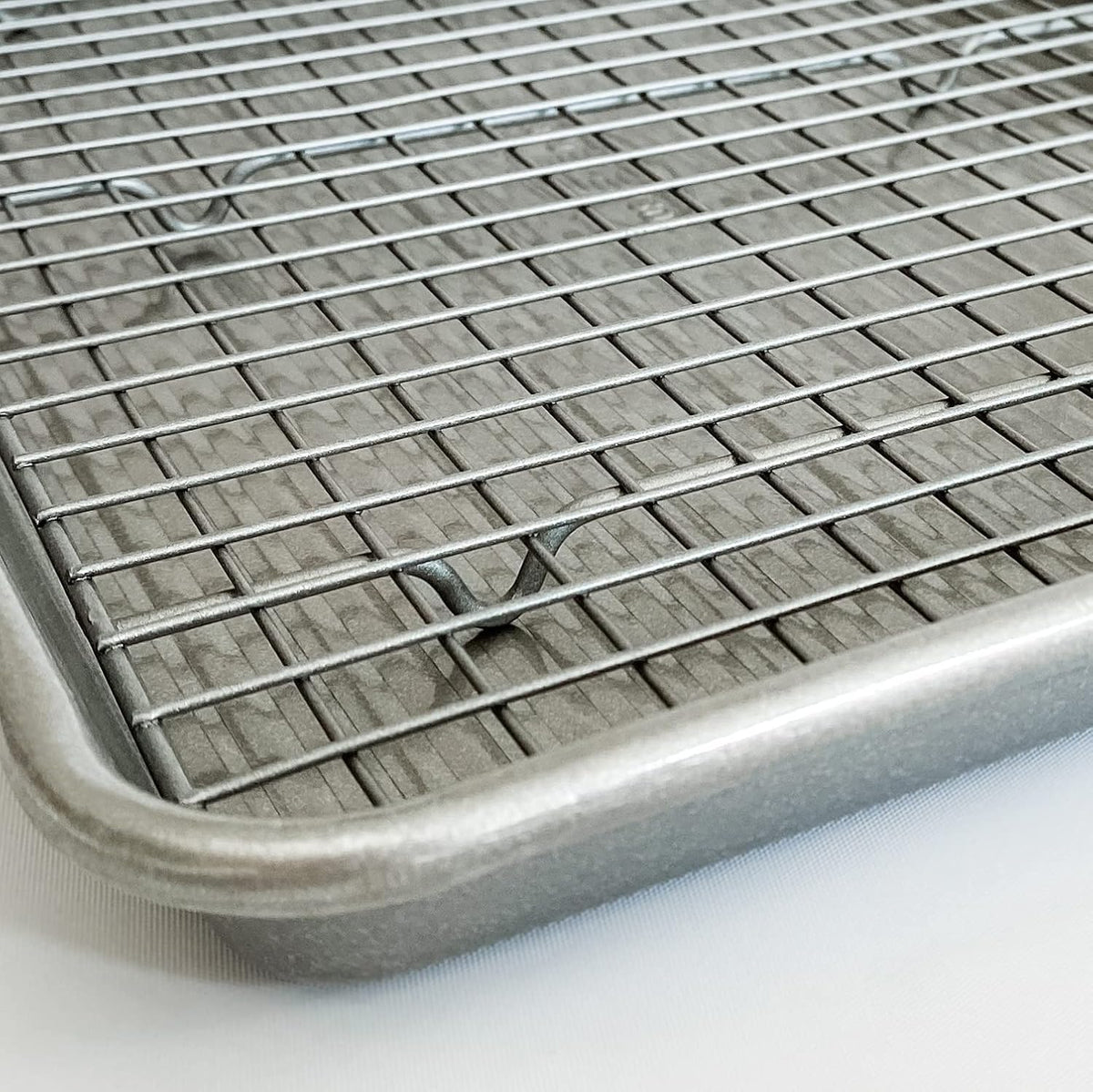 1607CR Bakeware Extra Large Sheet Baking Pan and Bakeable Nonstick Cooling Rack Set, XL, Metal
