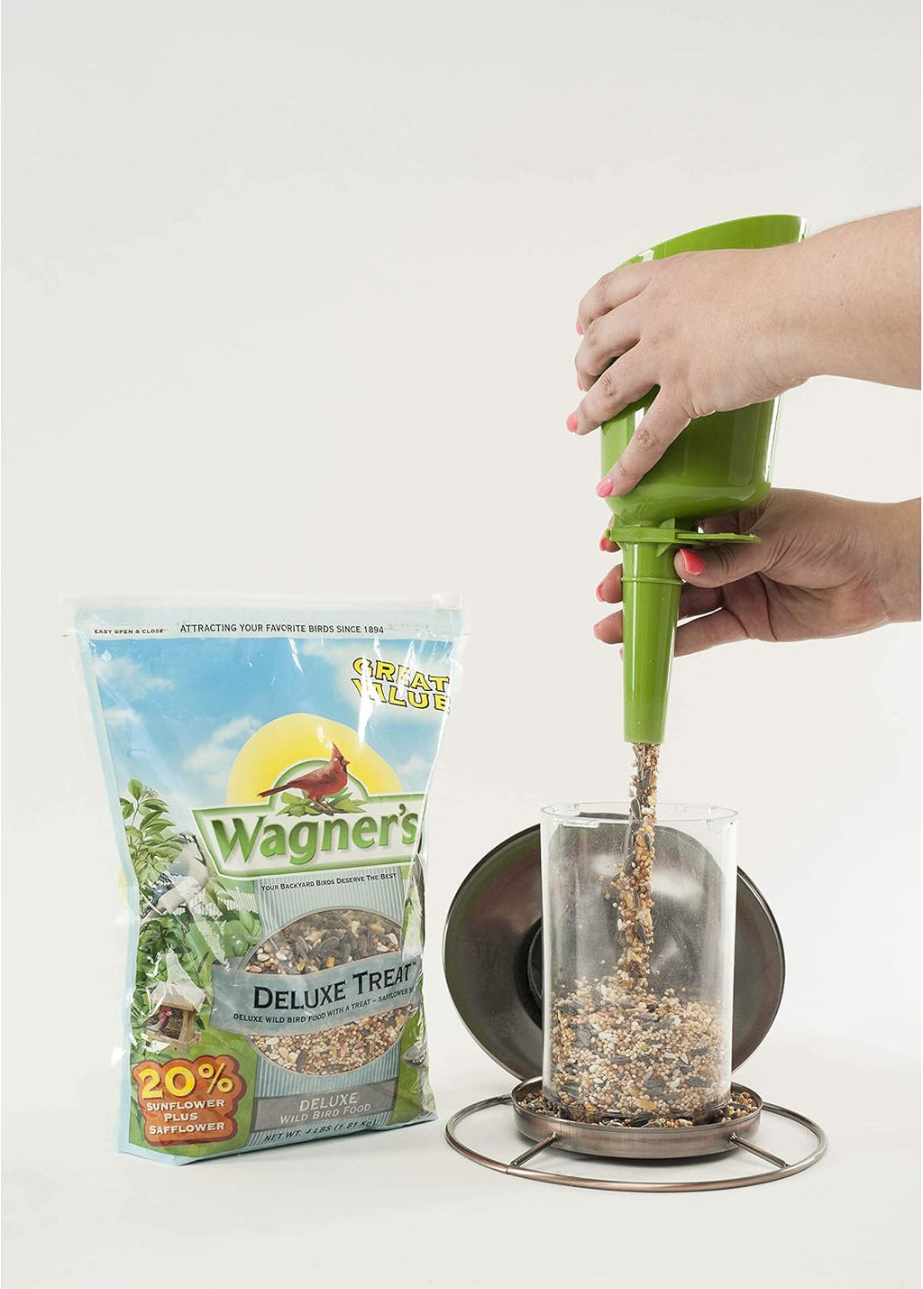 62067 Deluxe Treat Blend Wild Bird Food, 4 Pound (Pack of 1)