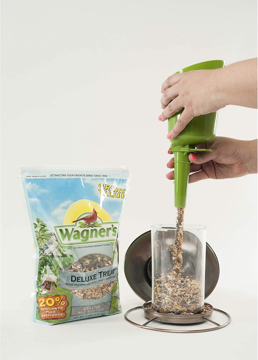 62067 Deluxe Treat Blend Wild Bird Food, 4 Pound (Pack of 1)