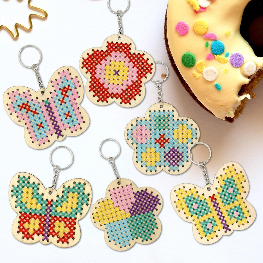 Wooden Cross Stitch Kits for Kids, Make Your Own 6 Cross Stitching Keyrings, Wood Sewing Kit, Arts & Crafts