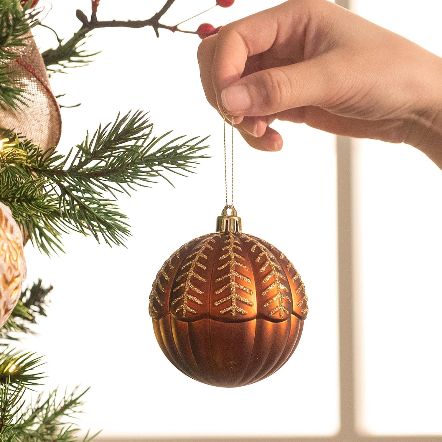 Christmas Ornaments Set, 60ct Red and Brown Shatterproof Christmas Tree Decorations, Woodland Hanging Ball Ornaments