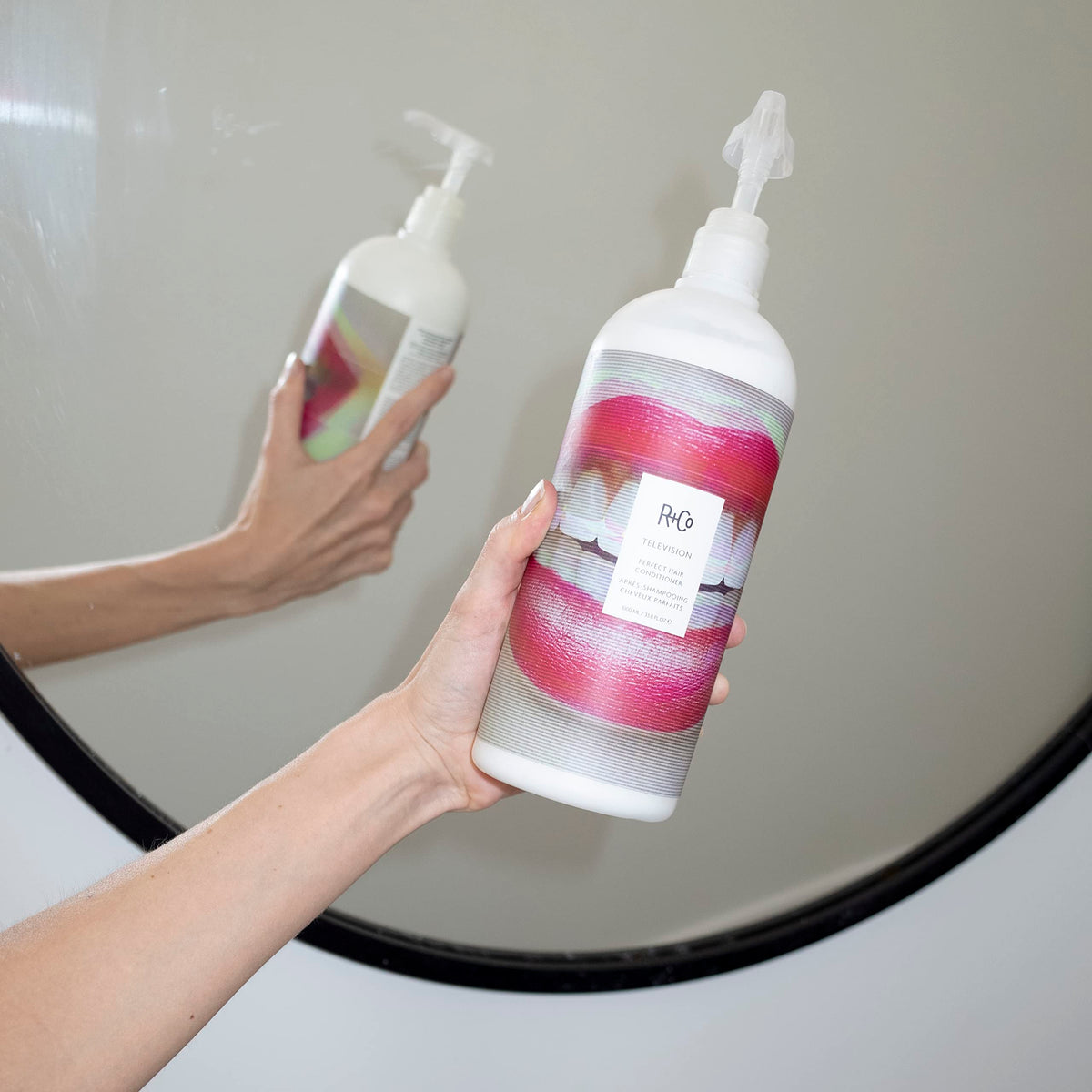 TELEVISION Perfect Hair Conditioner, 33.8 oz/1000 mL, Dark Waves Scent