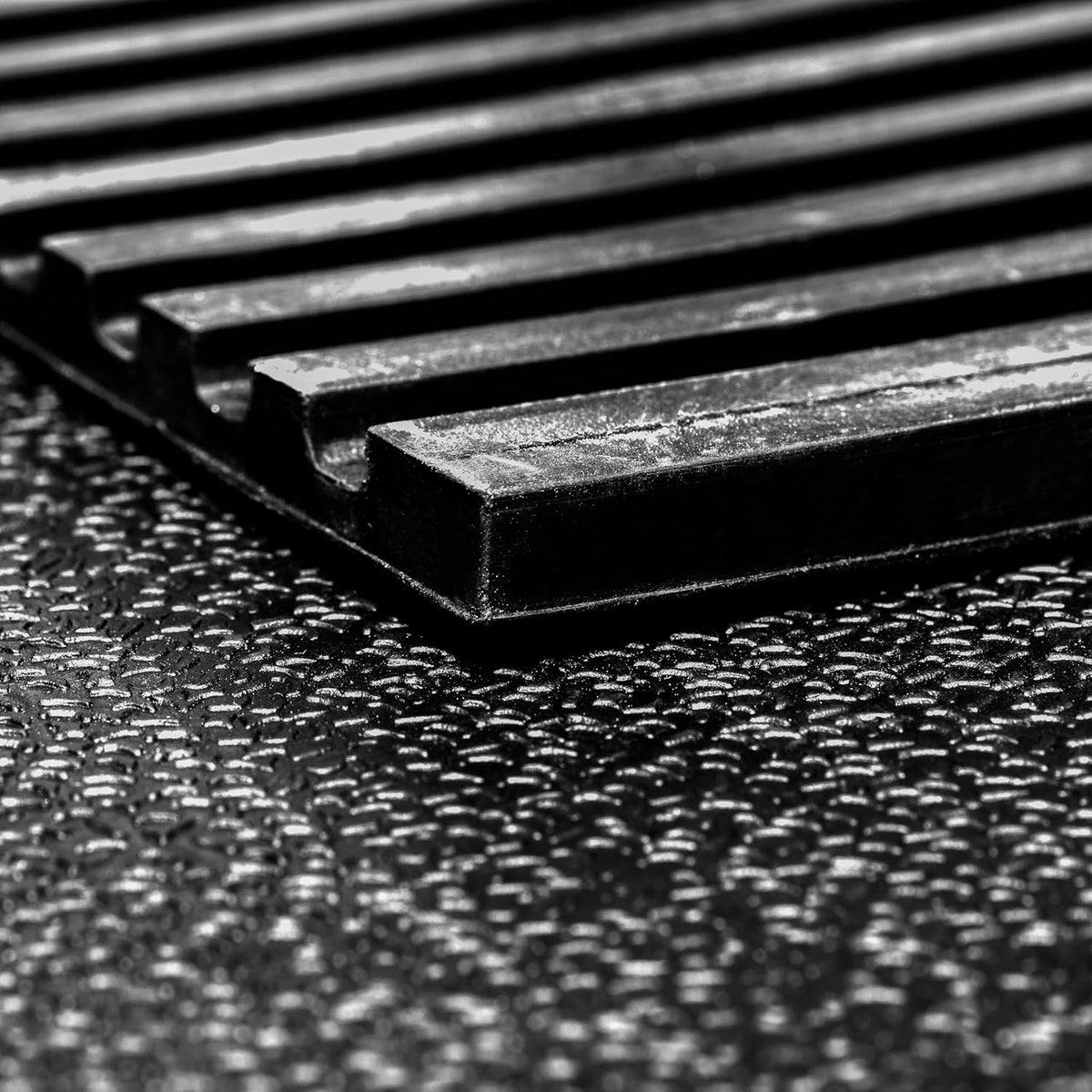 Horse Stall Mat 42in. x 72in. Black Rubber Flooring Mat