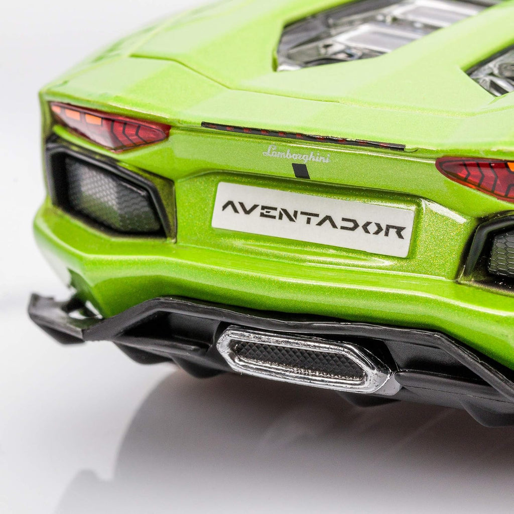 Assembly Line Lamborghini Aventador Roadster Die Cast Model Kit (1:24 Scale), Colors May Vary