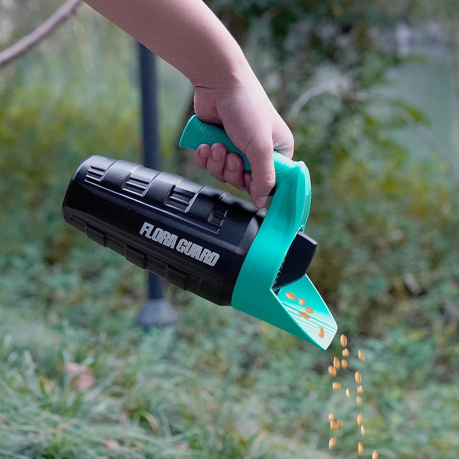 30 oz Hand Seed Spreader, Adjustable Lawn Seed Spreader | Multipurpose Handheld Fertilizer Spreader with Adjustable