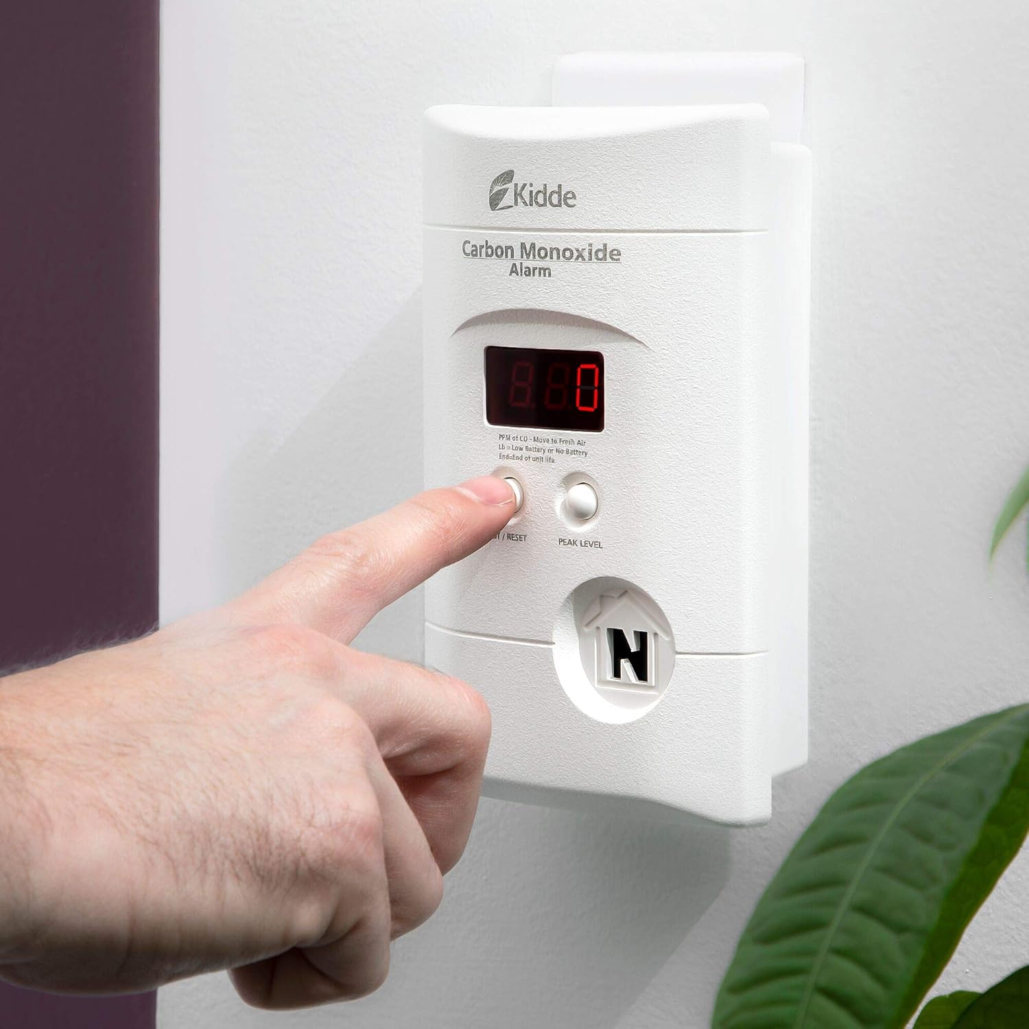Carbon Monoxide Detector, Plug-In with 9V Battery Backup, Digital Display, 85 dB Alarm, LED Status Light Indicators