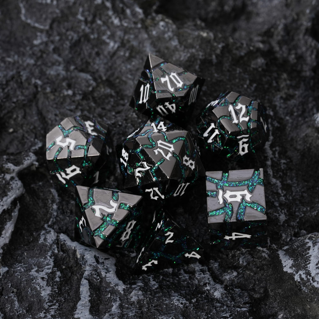 Metal Dice - Ancient Cracked - Black Green Glitter Cracks