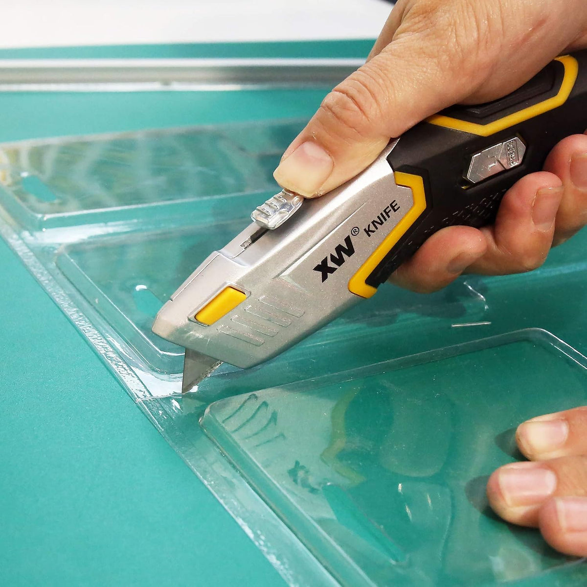 Auto Loading Utility Knife, 3-Position Retractable Box Cutter with 5 Pre-loaded Blades, Bonus 10 Blades Included