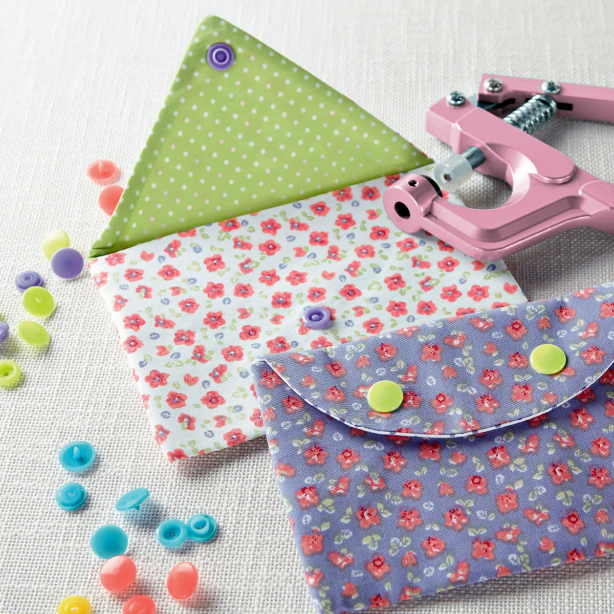 Plastic Snap Fastener Kit with Plier, Pink