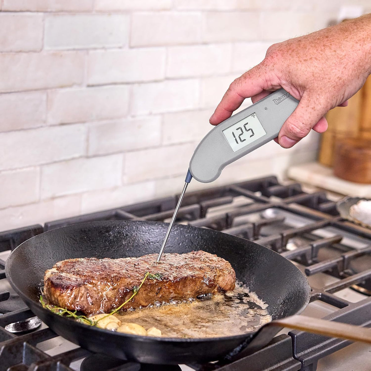 Thermapen ONE, No. 1 Recommended Instant-Read Thermometer - Cayenne Pepper Red