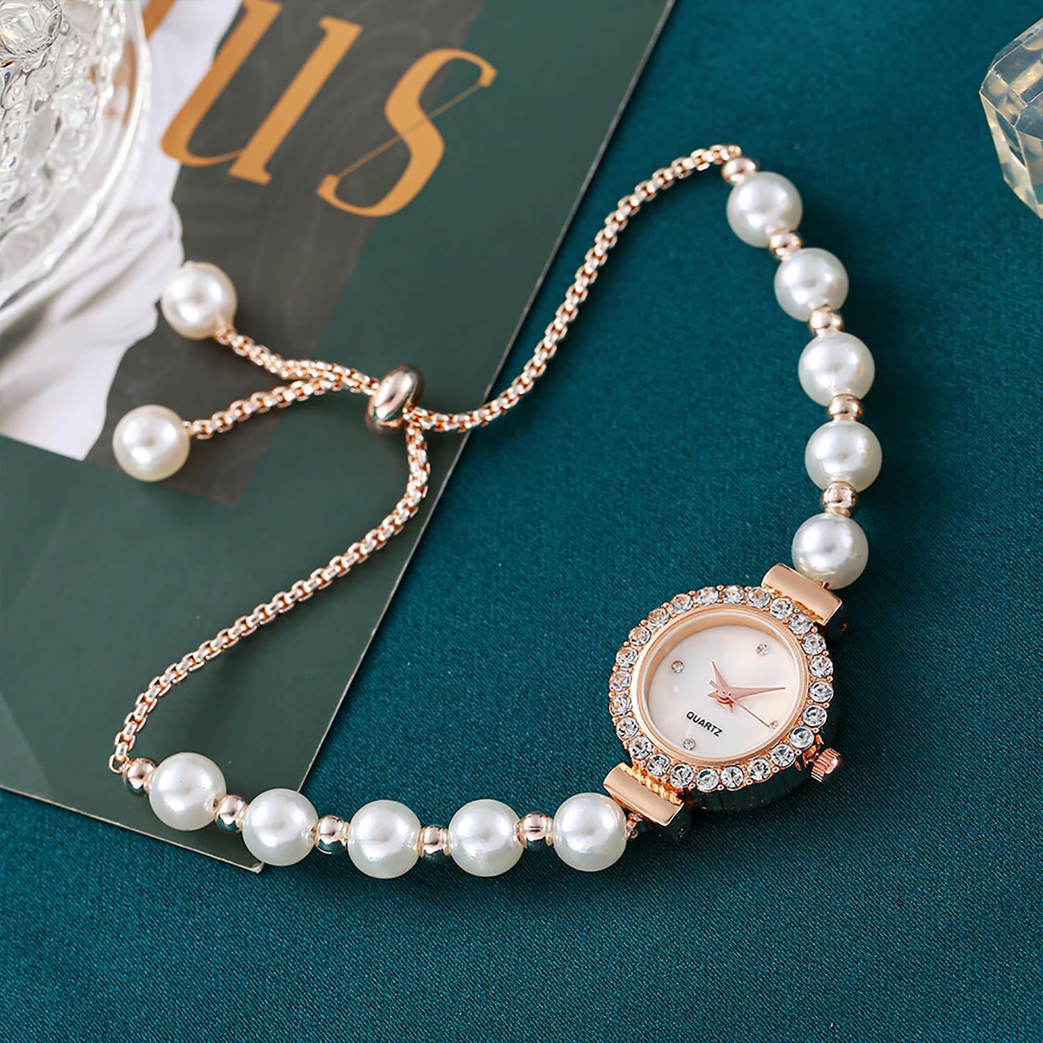 Women's Fashion Simple Floral Bracelet Watch Diamond Quartz Light Luxury Watch