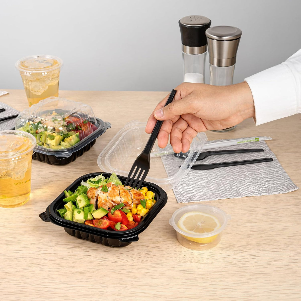 Thermo Tek 16 Ounce Clamshell Containers, 50 Disposable Take Out Boxes - Ventilated Lids, Microwavable, Black Plastic