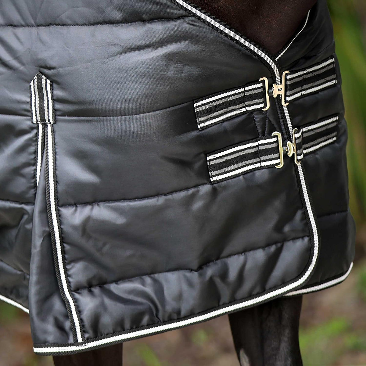 Norse Gusseted Stable Blanket 100g - Black - 81 in