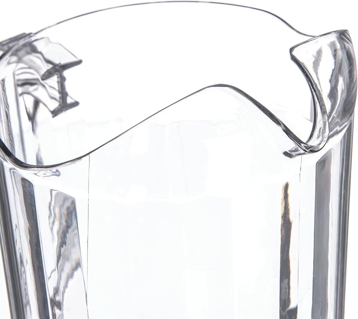 Carlisle Versapour Pitcher with Window, 60 oz Clear SAN Plastic