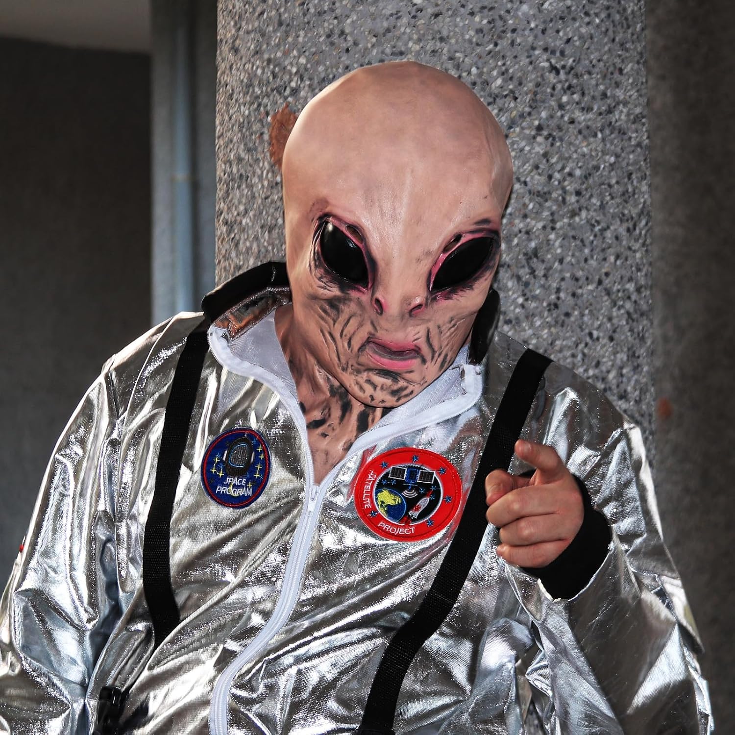 Alien Mask with Neck Scary Alien Head Latex Mask for Halloween Costume Party Prop