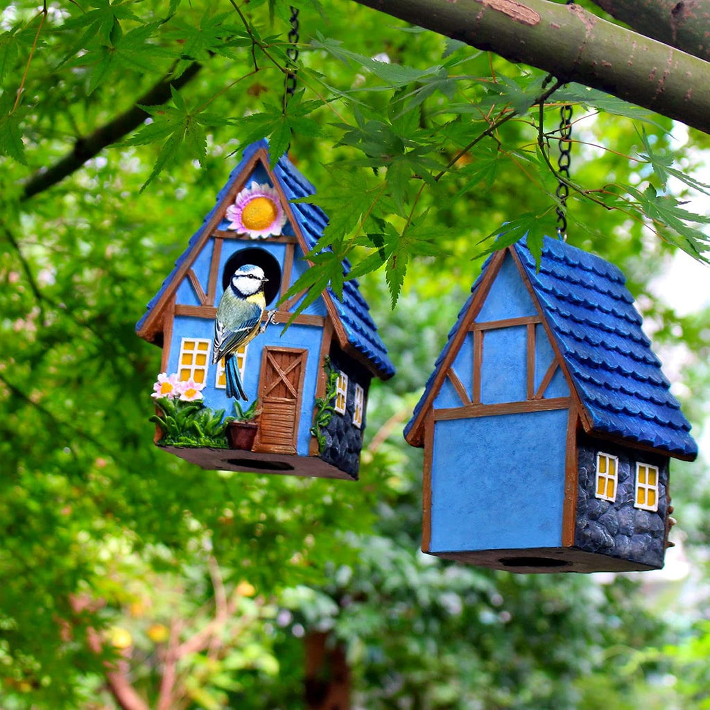 Garden Bird House, Hanging Birdhouse for Wren, Finch & Bluebird Red