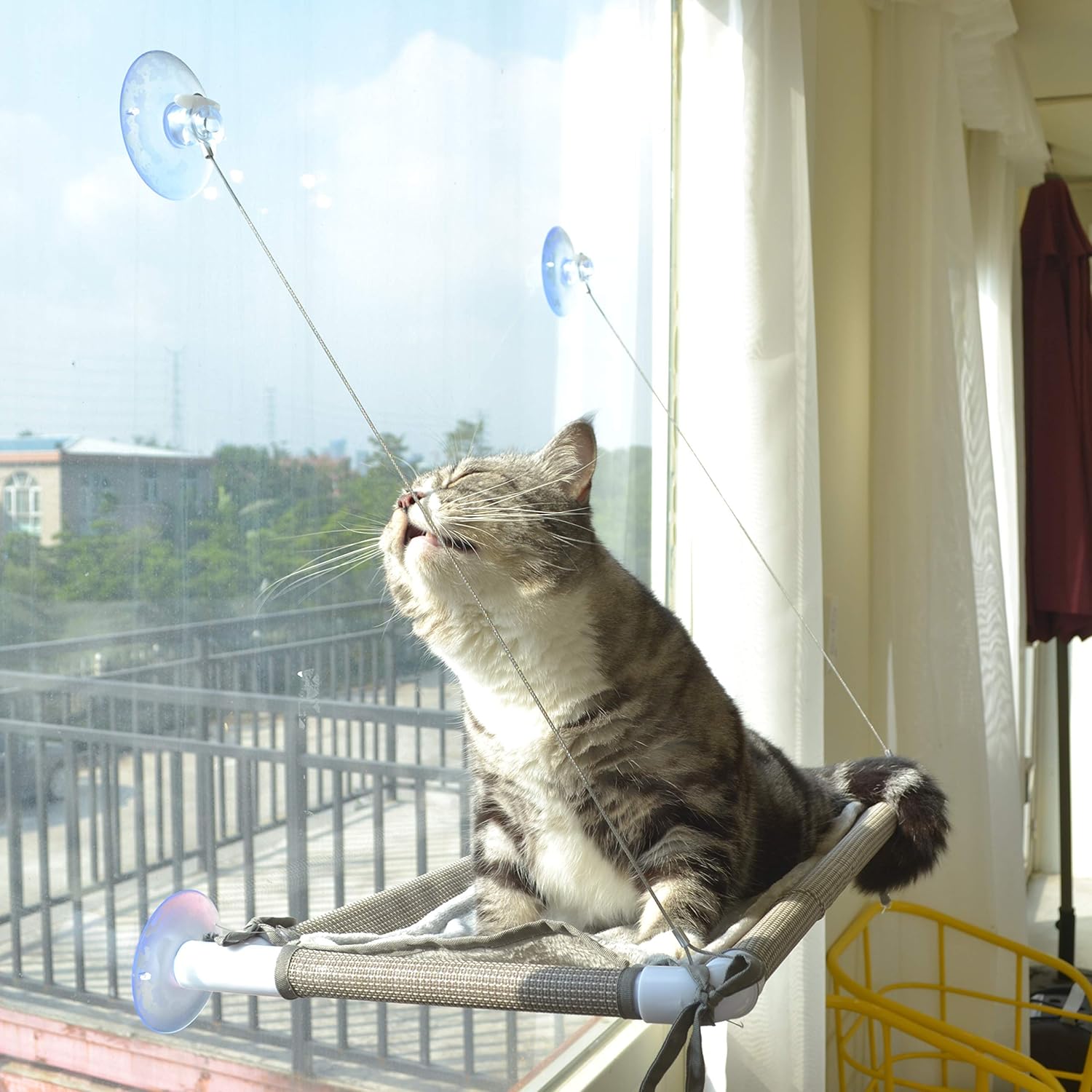 Cat Window Hammock – Mess-Free Waterproof Cats Window Perch for Large Cats, Strong Suction Cup Hammock with Flannel