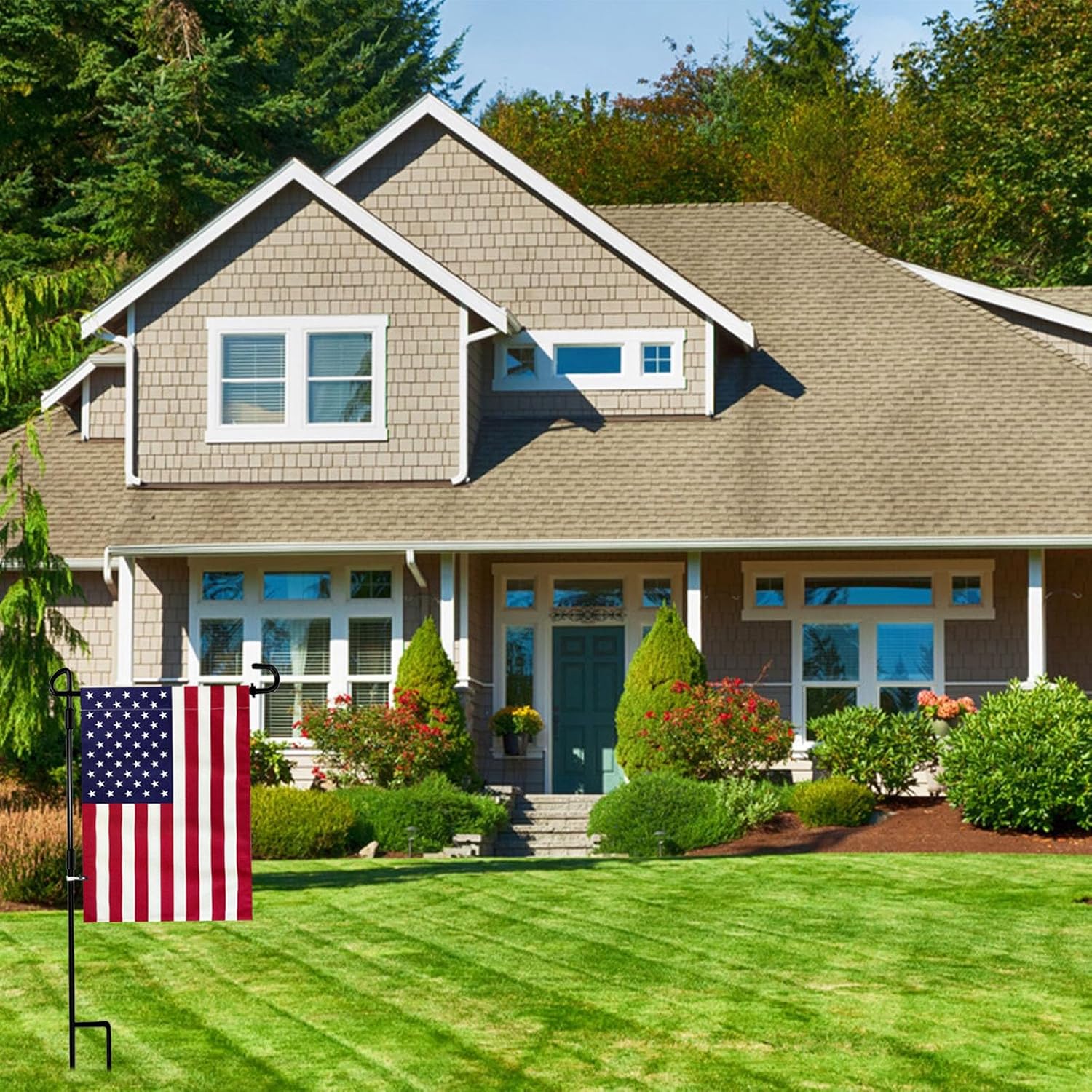 Garden Flag Stand with American Flag Garden Flag Metal Yard Flag Holder Pole Stake Small Flag Stands for Garden Flags