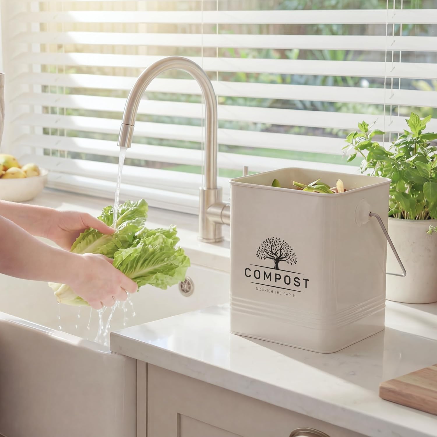 Kitchen Compost Bin, 1.7 Gallon Countertop Compost Bin with Lid, Indoor Compost Bin Includes 2 Carbon Filters, Small