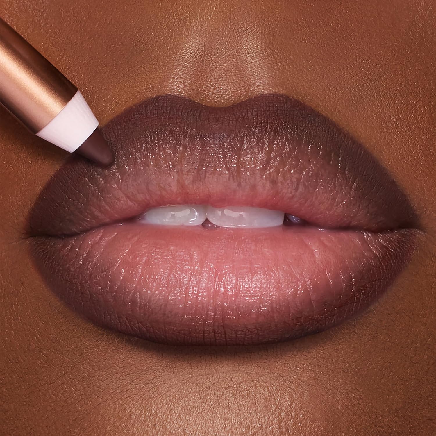 Lip Cheat Lip Liner Pencil - Gives Lips a Fuller-Looking, Defined Pout - Enriched with Jojoba Oil & Hyaluronic Acid
